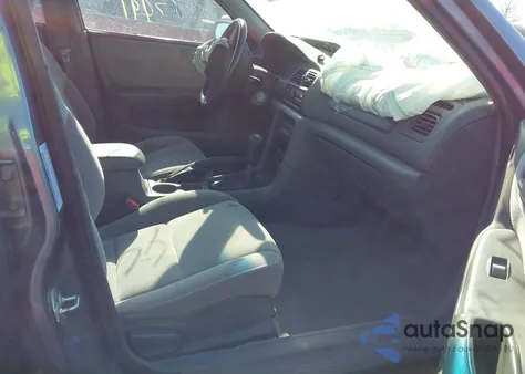 1998 Mazda 626 Dx/Lx z USA, uszkodzony, nr VIN 1YVGF22C6W5698314